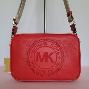 MICHAEL KORS Fulton Sport East West Pebbled Leather Crossbody- Sangria color 🎈